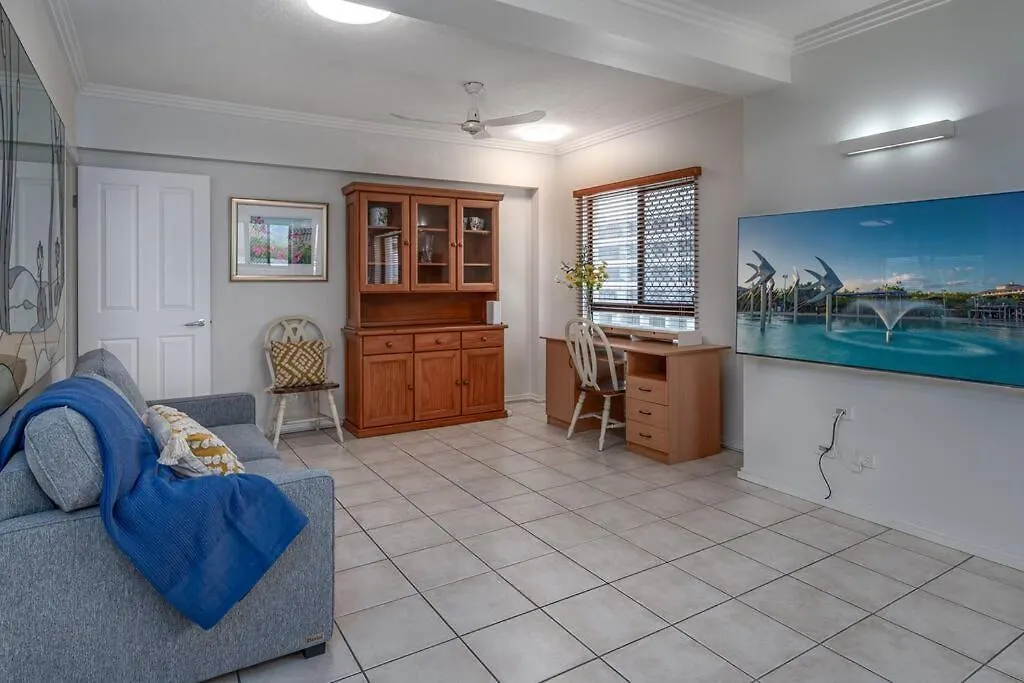 An Adorable Apartment On Abbott - Stunning Views Cairns